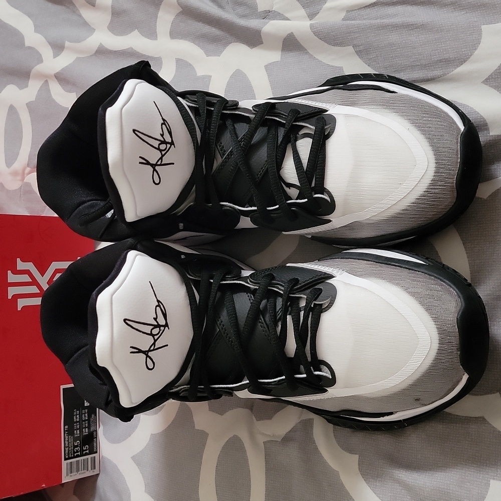 Nike Kyrie 8(infinity) mens size 13.5